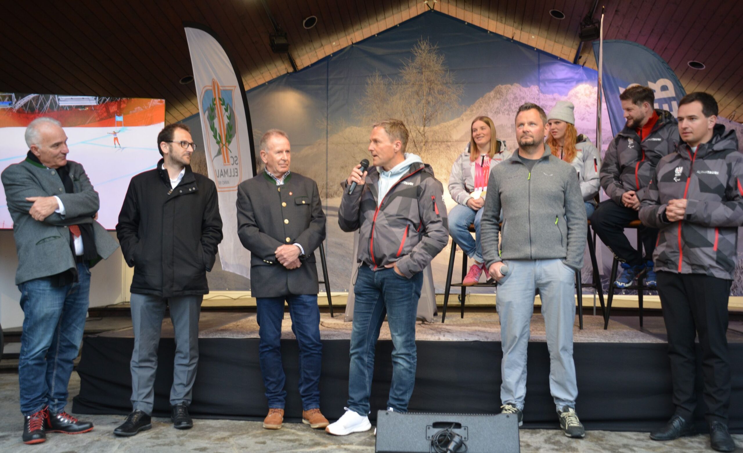 Lilly Sammer Empfang_2026-04-10_Paraski-Cheftrainer Manfred Widauer_web