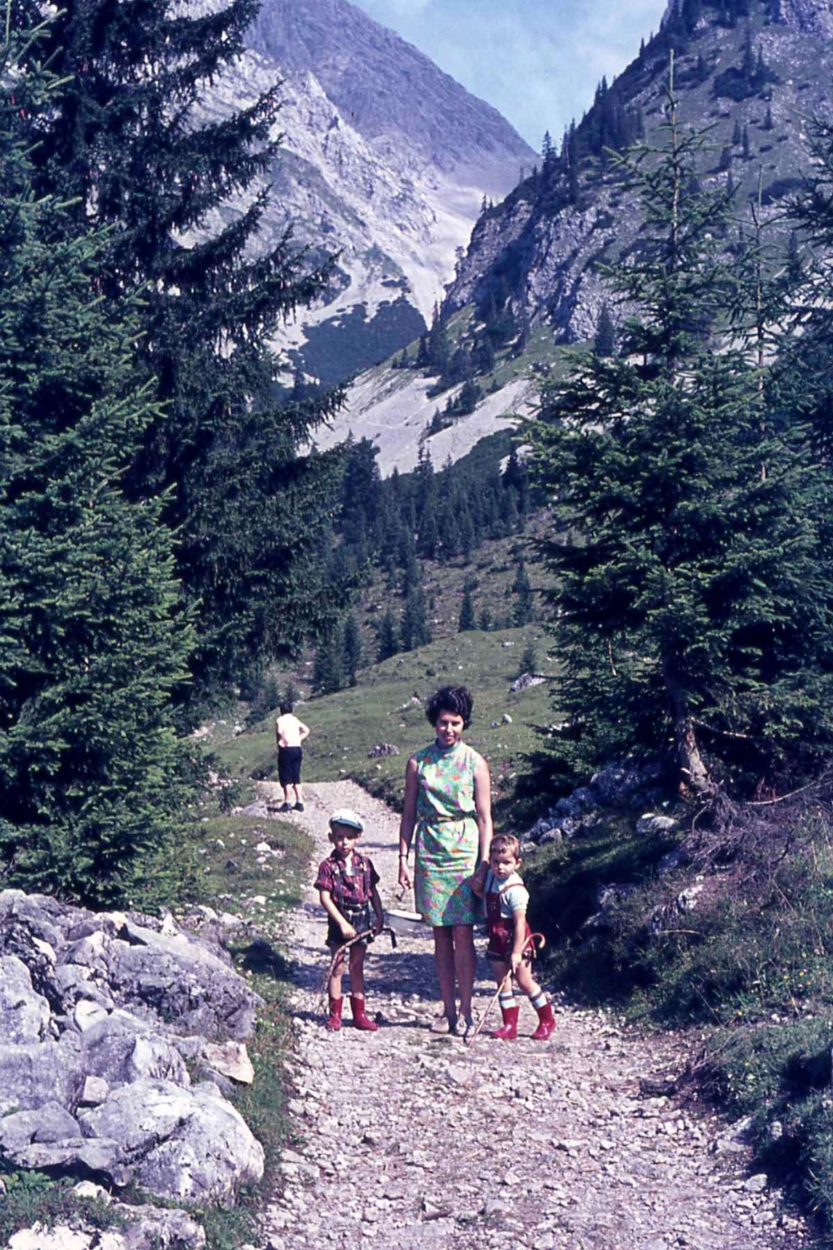 Müllers unterwegs zur Gaudeamushütte_1967