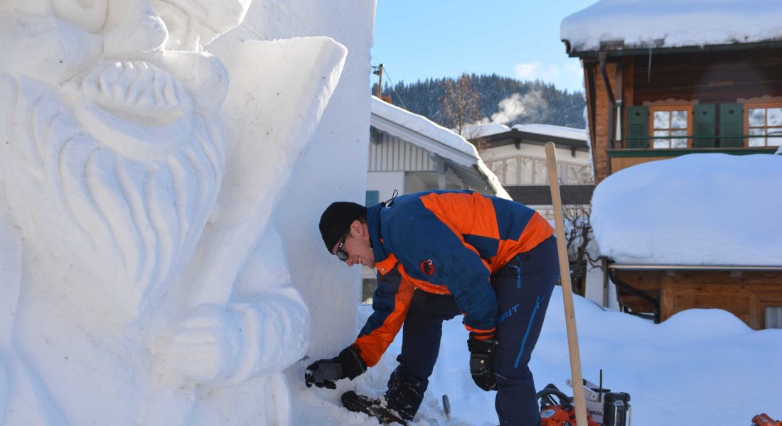 Schneeskulptur Koasamandl