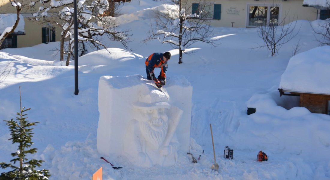 Schneeskulptur Koasamandl