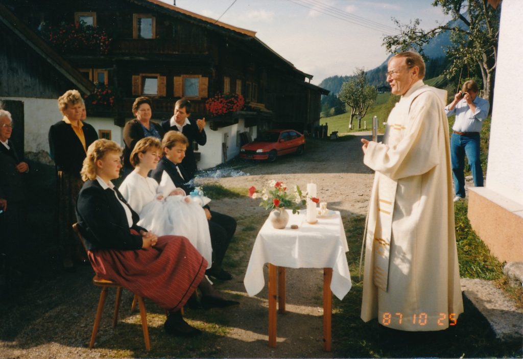 Taufe Alexander Widschwendter 1987 Unter-Kaisern_Pfarrer Grießner