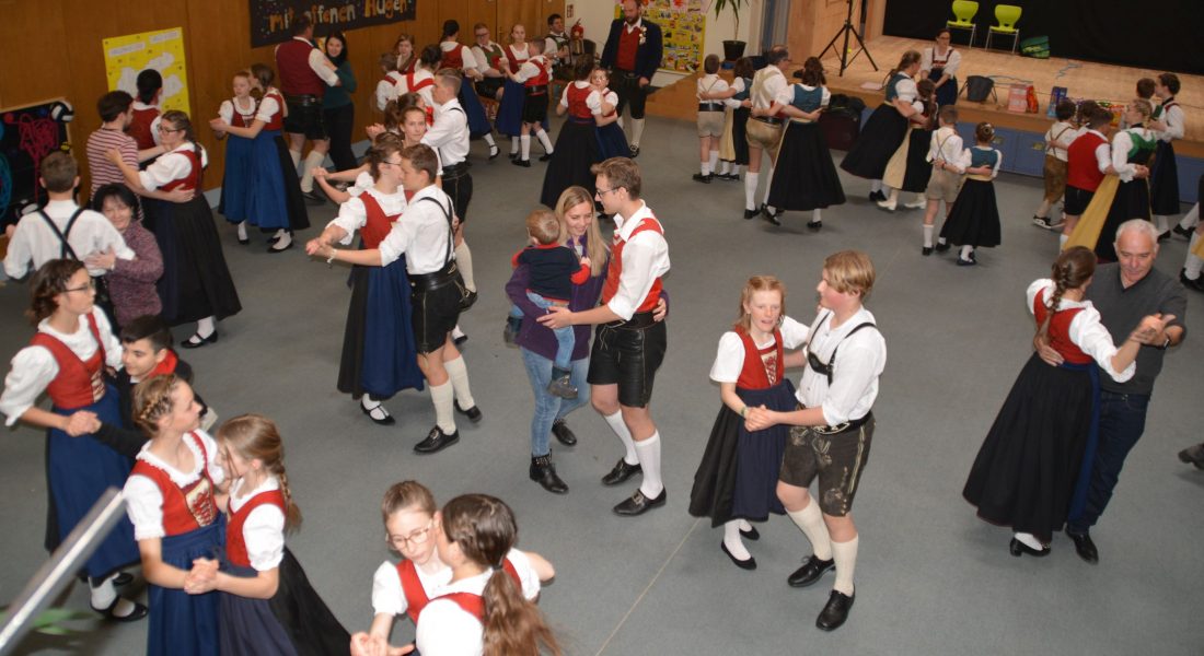 Unterinntaler Trachtenverband Jugendschulungstag in Ellmau